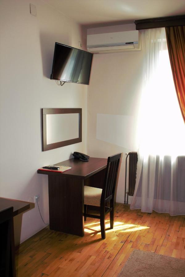 Garni Hotel City Kruševac Esterno foto