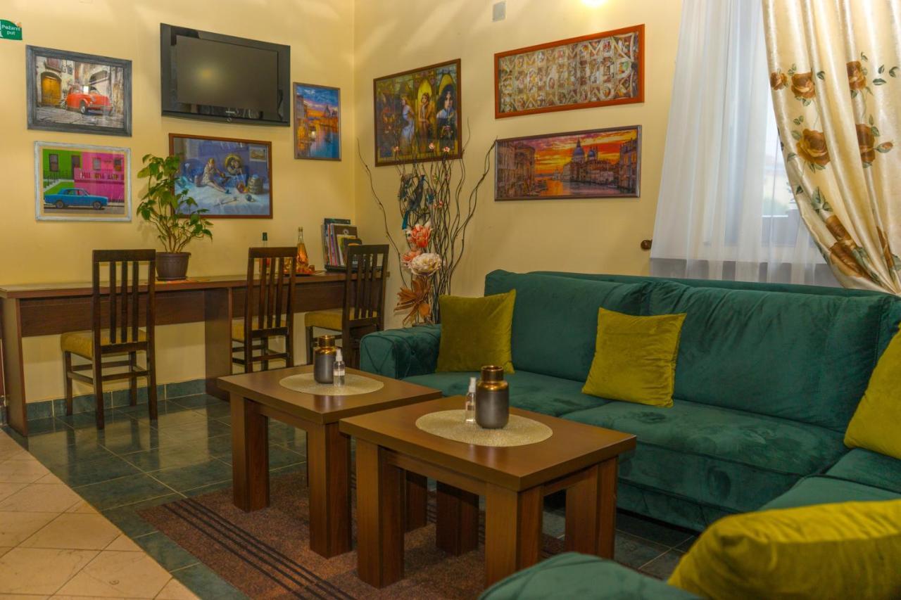Garni Hotel City Kruševac Esterno foto